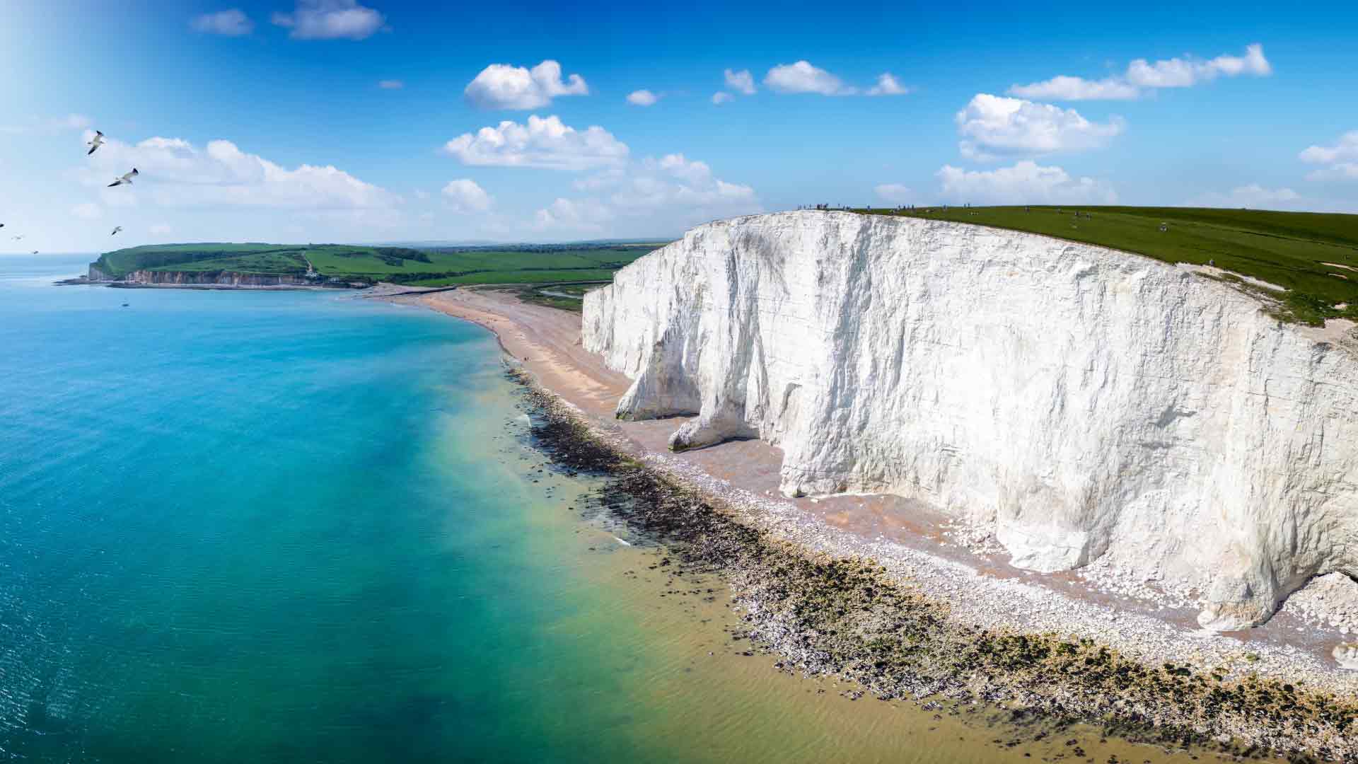 French coastline stretching from Boulogne to Dunkerque